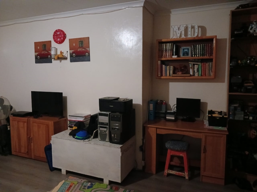 To Let 4 Bedroom Property for Rent in Kuruman Northern Cape